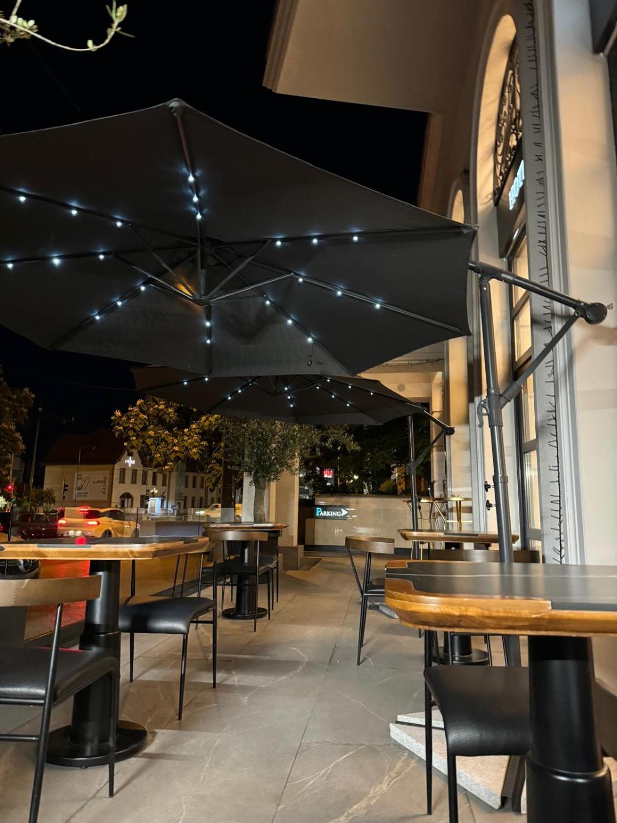 Cosmopolita Boutique Hotel Timisoara Bagian luar foto