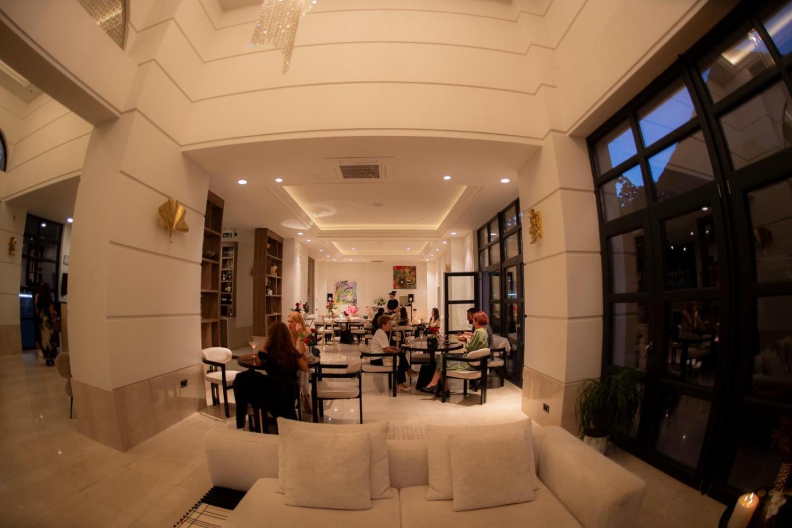 Cosmopolita Boutique Hotel Timisoara Bagian luar foto