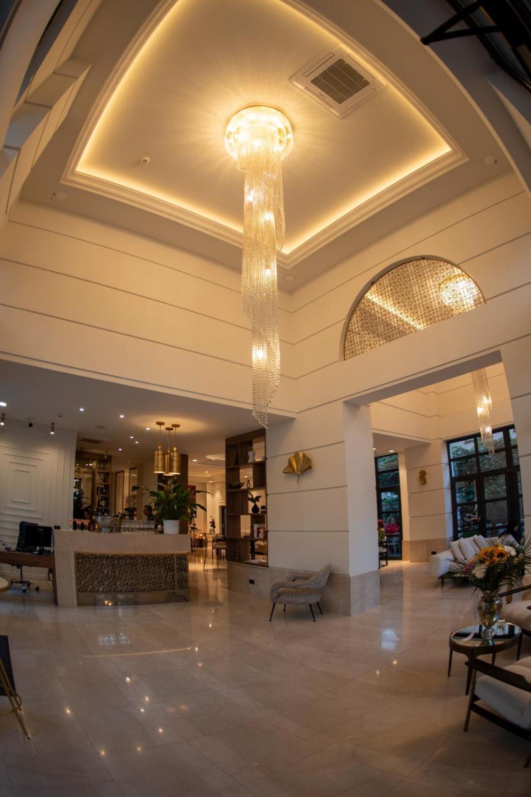 Cosmopolita Boutique Hotel Timisoara Bagian luar foto